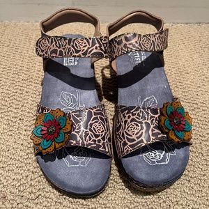 New L'Artiste by Spring Step Leather Wedge Sandals Cuteness Navy  Shoes NIB